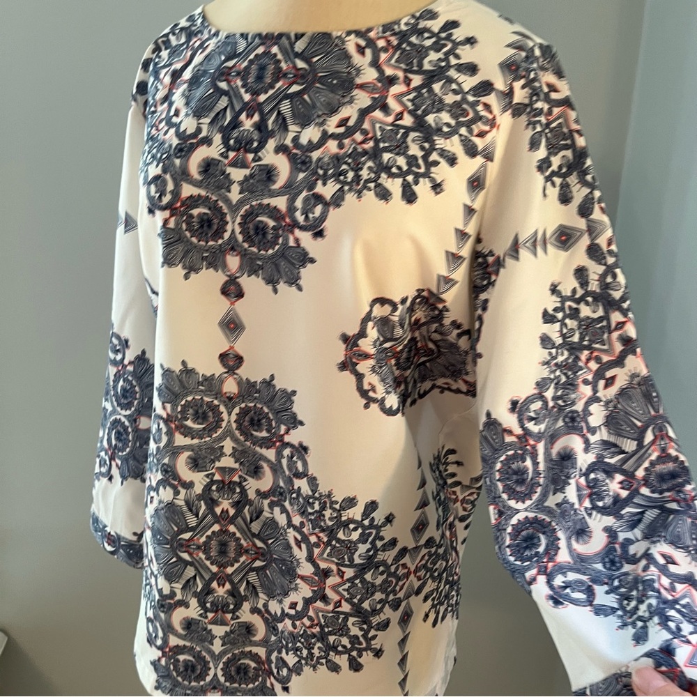 Abstract Paisley Top - Picture 5 of 10